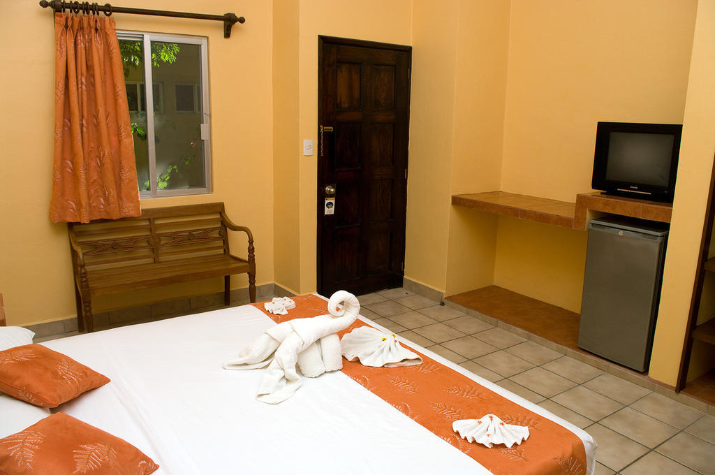 Hotel Lunasol Playa del Carmen Bagian luar foto